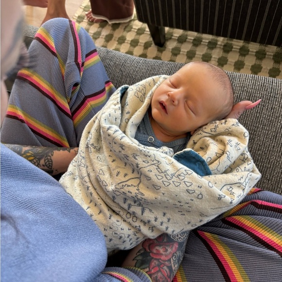 PLEASE LIKE THIS LISTING TO BE NOTIFIED WHEN I GO LIVE💕 LIKE ME AGAIN PLS! - Picture 11 of 14